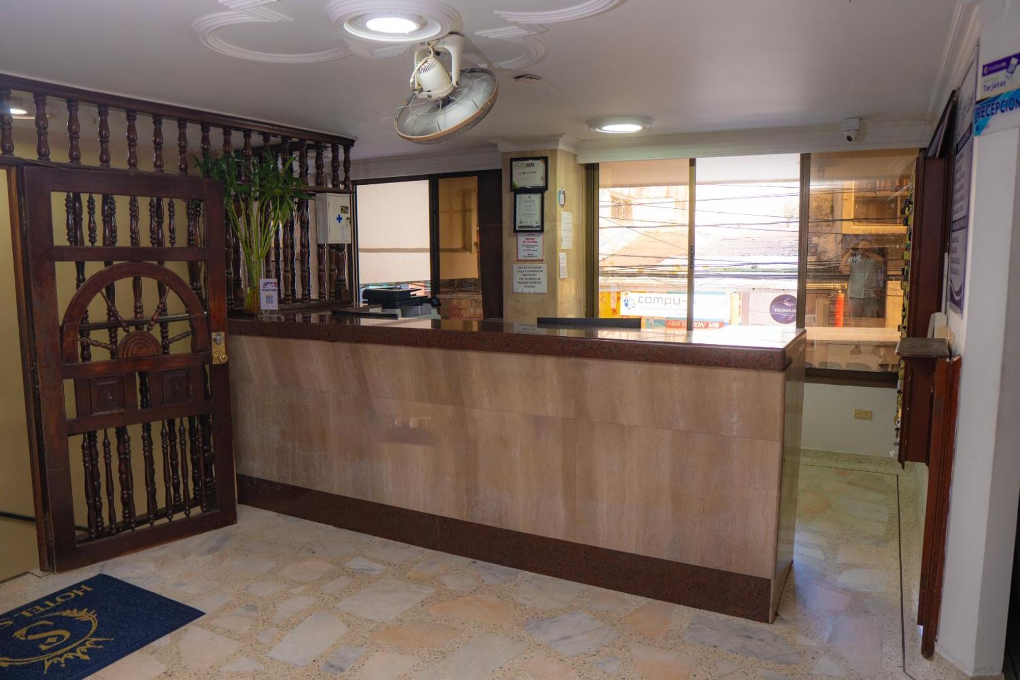 Hotel Steven Buenaventura Ngoại thất bức ảnh